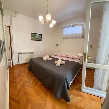 Malvina Apartment *