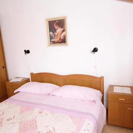 Malvina Apartment *